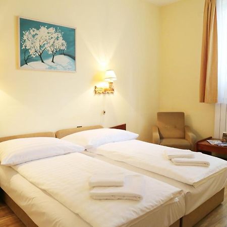 Hotel Bara Gellert 布达佩斯 外观 照片